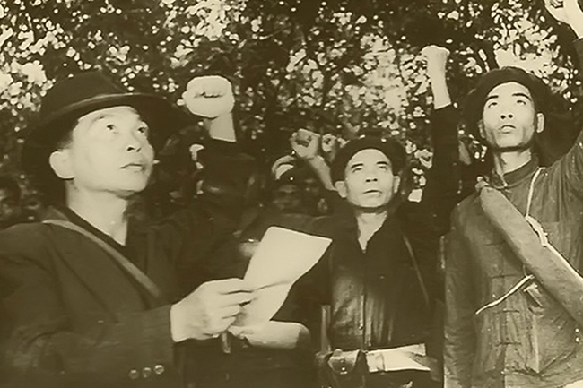 Đại Tướng Võ Nguyên Giáp - Tổng Tư Lệnh - Thiên Tài Quân Sự - Người Anh Cả  Của Quân Đội Nhân Dân Việt Nam